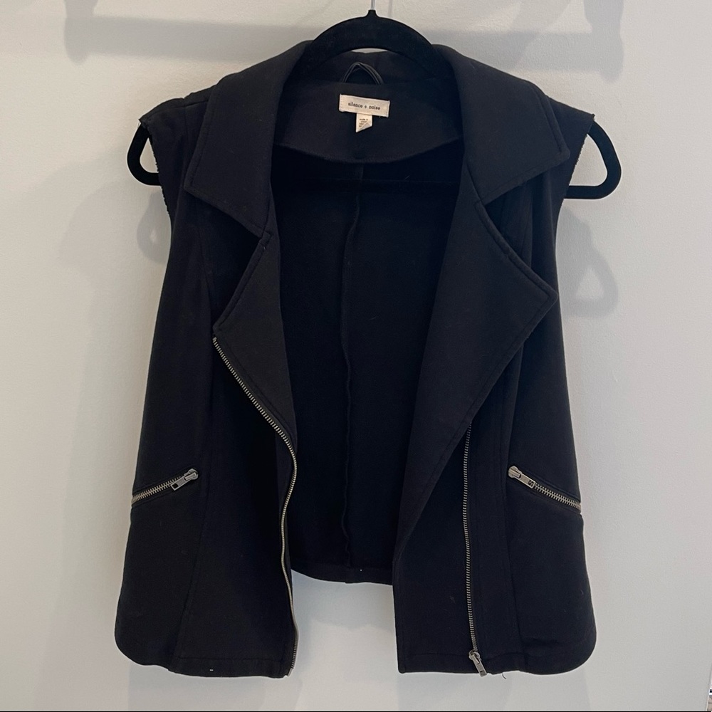 UO Silence + Noise Sleeveless Moto zipper Vest